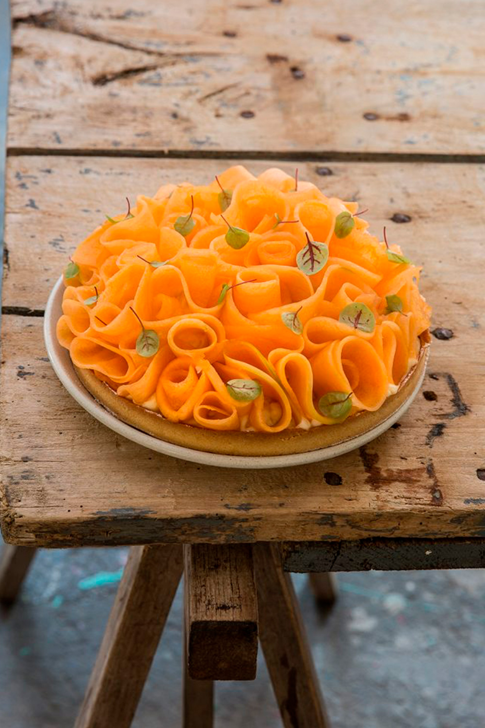 Tarte graphique au melon et à la noisette