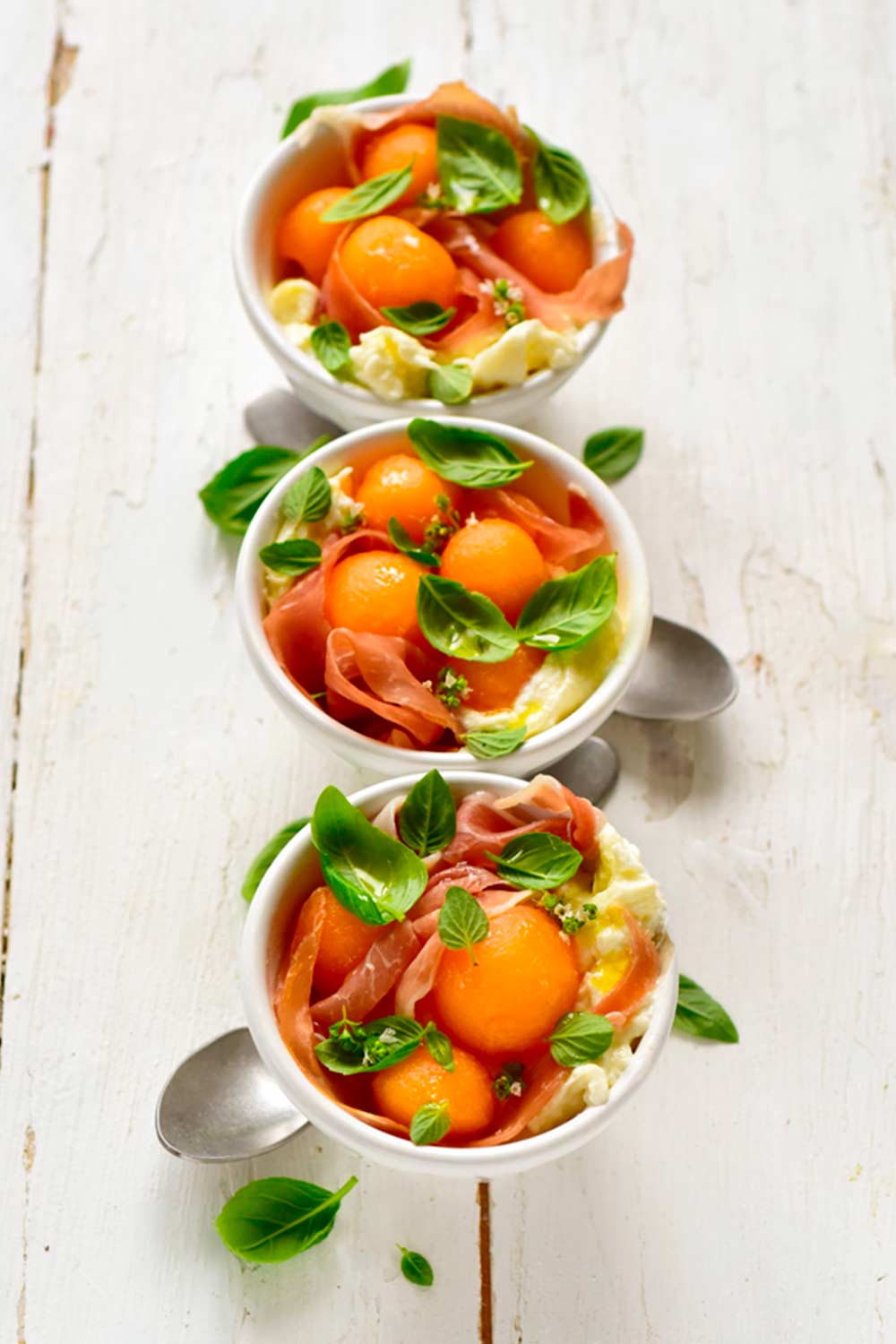 Salade de melon, jambon cru et Burrata